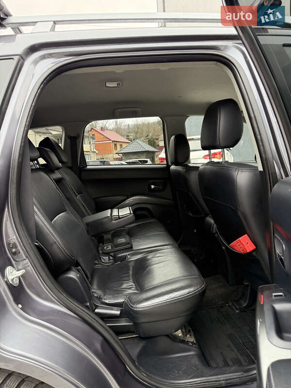 Внедорожник / Кроссовер Mitsubishi Outlander 2008 в Кременце