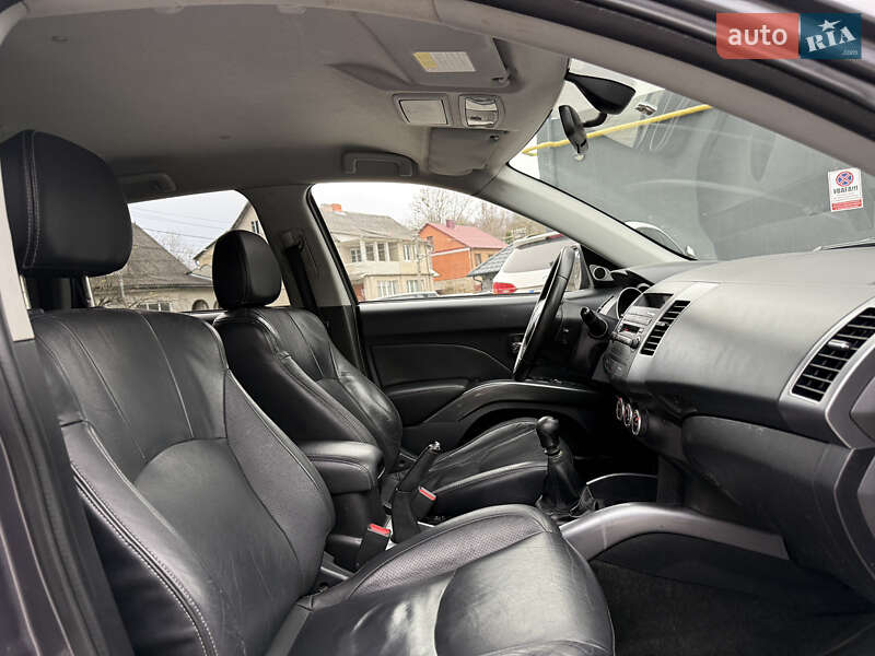 Внедорожник / Кроссовер Mitsubishi Outlander 2008 в Кременце