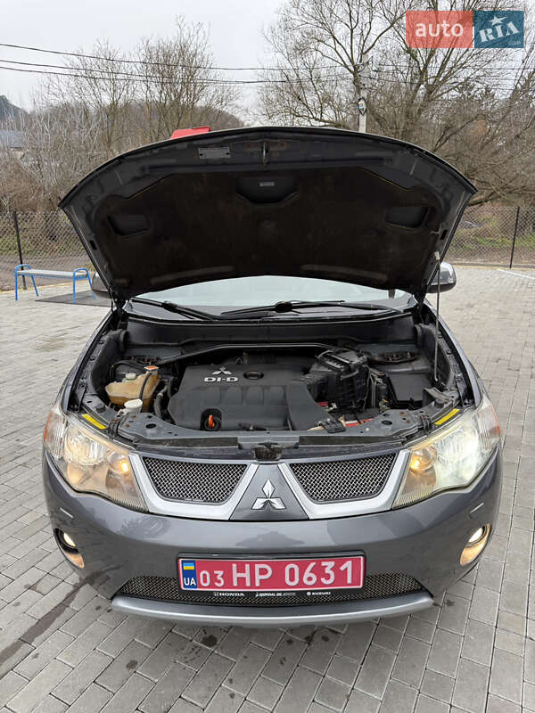 Внедорожник / Кроссовер Mitsubishi Outlander 2008 в Кременце