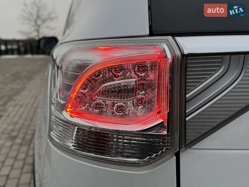 Позашляховик / Кросовер Mitsubishi Outlander 2015 в Дрогобичі