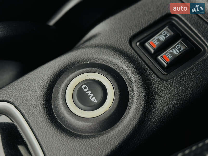 Позашляховик / Кросовер Mitsubishi Outlander 2015 в Дрогобичі