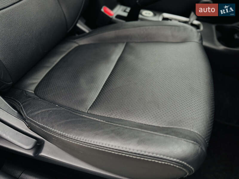 Позашляховик / Кросовер Mitsubishi Outlander 2015 в Дрогобичі