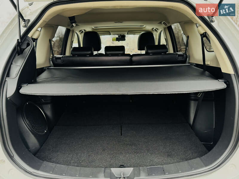 Позашляховик / Кросовер Mitsubishi Outlander 2015 в Дрогобичі