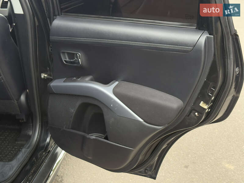 Позашляховик / Кросовер Mitsubishi Outlander 2010 в Тернополі