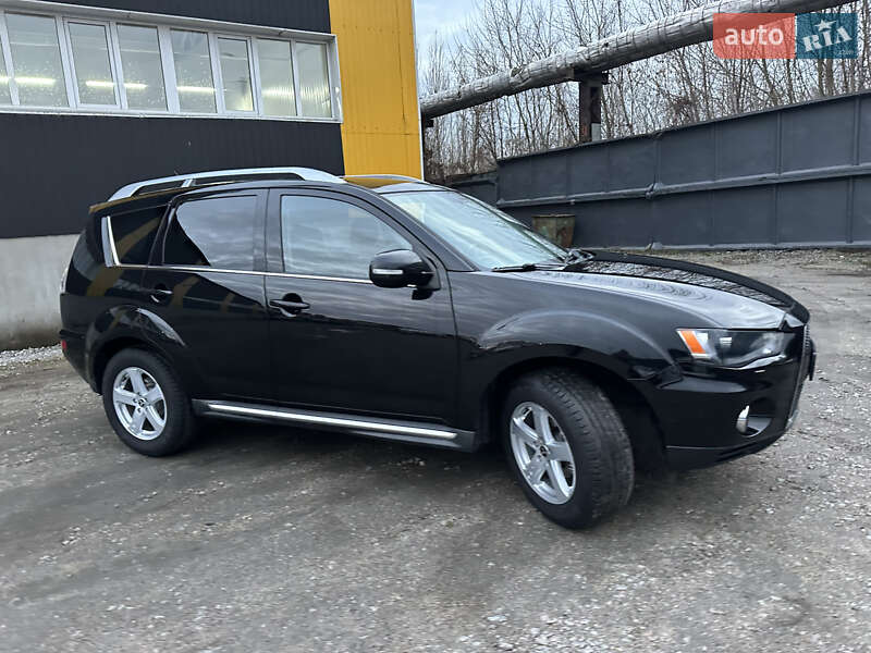 Позашляховик / Кросовер Mitsubishi Outlander 2009 в Ніжині