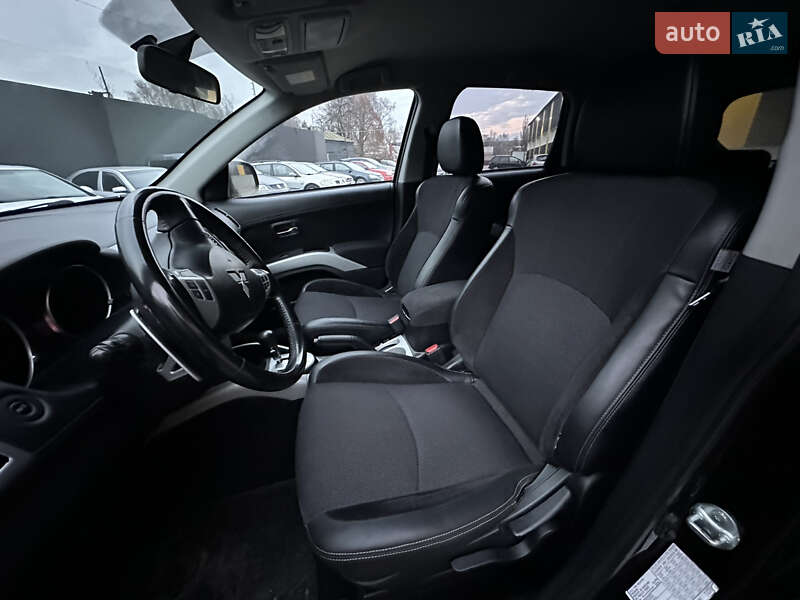 Позашляховик / Кросовер Mitsubishi Outlander 2009 в Ніжині