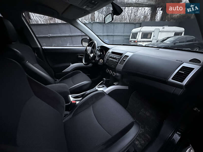 Позашляховик / Кросовер Mitsubishi Outlander 2009 в Ніжині