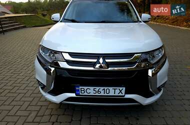 Позашляховик / Кросовер Mitsubishi Outlander 2018 в Львові
