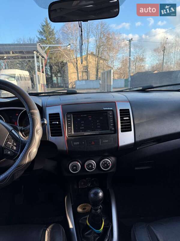 Позашляховик / Кросовер Mitsubishi Outlander 2008 в Березані