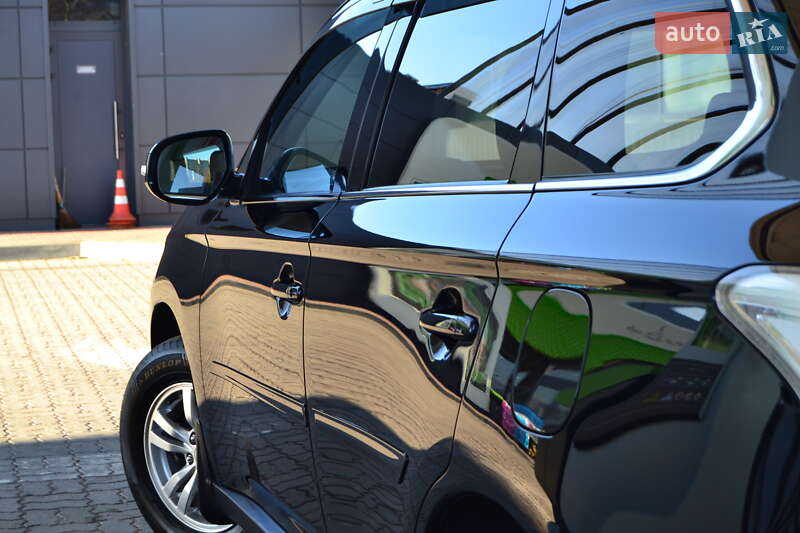 Внедорожник / Кроссовер Mitsubishi Outlander 2013 в Дрогобыче