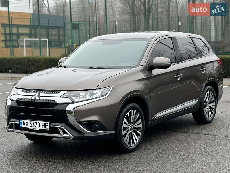Позашляховик / Кросовер Mitsubishi Outlander 2018 в Харкові фото 8 Позашляховик / Кросовер Mitsubishi Outlander 2018 в Харкові