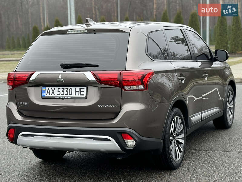 Позашляховик / Кросовер Mitsubishi Outlander 2018 в Харкові фото 13 Позашляховик / Кросовер Mitsubishi Outlander 2018 в Харкові