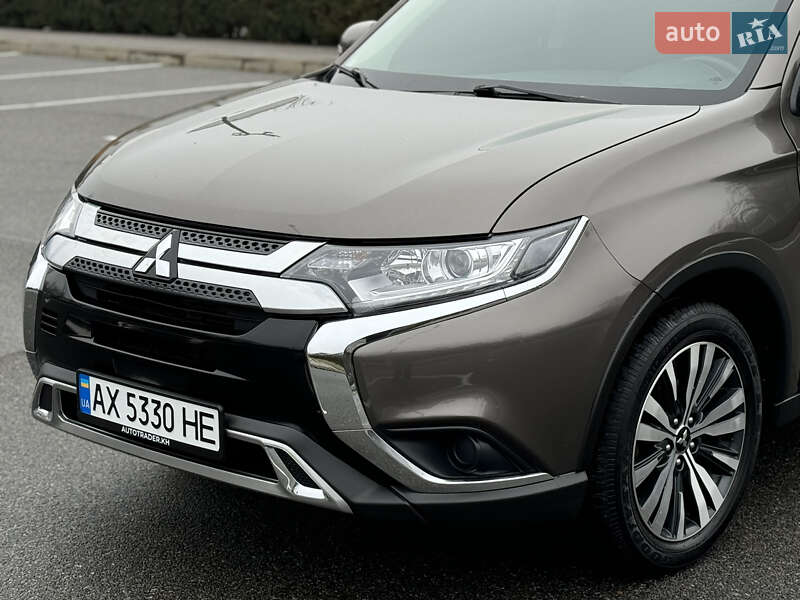 Позашляховик / Кросовер Mitsubishi Outlander 2018 в Харкові фото 22 Позашляховик / Кросовер Mitsubishi Outlander 2018 в Харкові