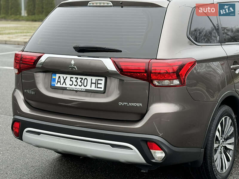 Позашляховик / Кросовер Mitsubishi Outlander 2018 в Харкові фото 33 Позашляховик / Кросовер Mitsubishi Outlander 2018 в Харкові