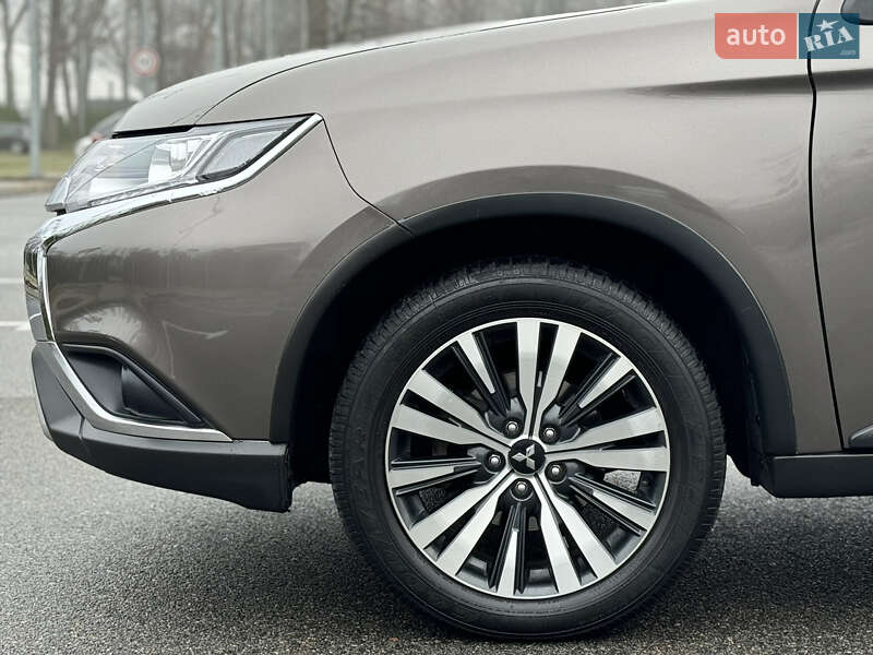 Позашляховик / Кросовер Mitsubishi Outlander 2018 в Харкові фото 37 Позашляховик / Кросовер Mitsubishi Outlander 2018 в Харкові