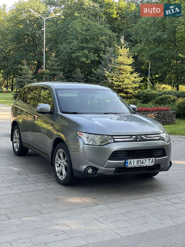Позашляховик / Кросовер Mitsubishi Outlander 2013 в Попільні