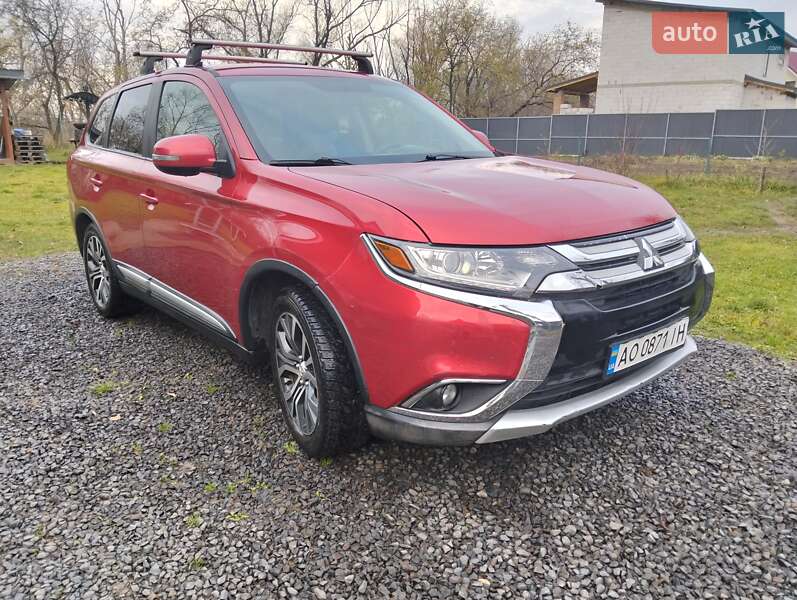 Позашляховик / Кросовер Mitsubishi Outlander 2018 в Ужгороді