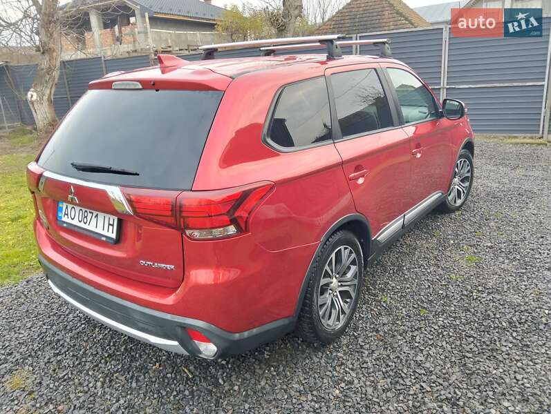 Позашляховик / Кросовер Mitsubishi Outlander 2018 в Ужгороді