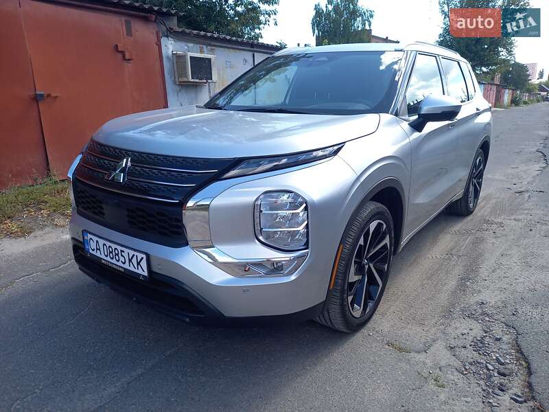 Внедорожник / Кроссовер Mitsubishi Outlander 2022 в Черкассах