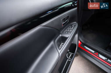 Позашляховик / Кросовер Mitsubishi Outlander 2019 в Запоріжжі