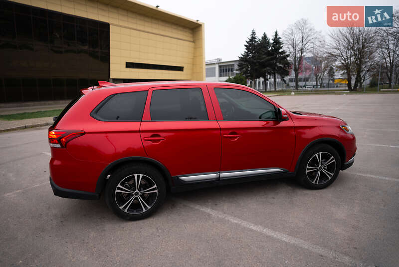 Внедорожник / Кроссовер Mitsubishi Outlander 2019 в Запорожье