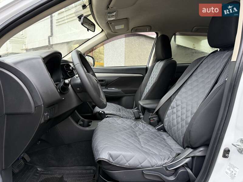 Внедорожник / Кроссовер Mitsubishi Outlander 2013 в Ивано-Франковске