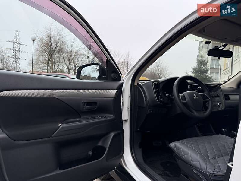 Внедорожник / Кроссовер Mitsubishi Outlander 2013 в Ивано-Франковске