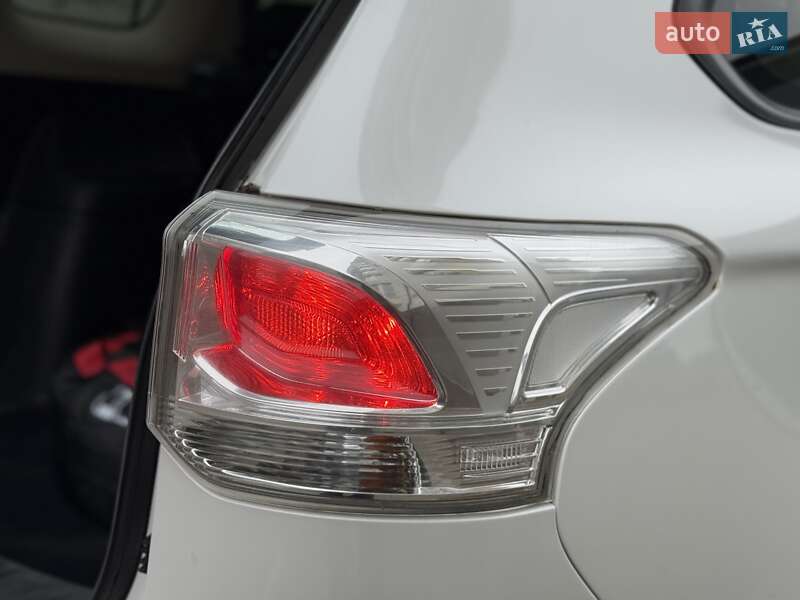 Внедорожник / Кроссовер Mitsubishi Outlander 2013 в Ивано-Франковске