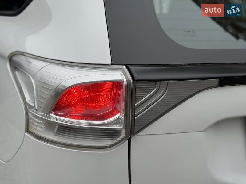 Внедорожник / Кроссовер Mitsubishi Outlander 2013 в Ивано-Франковске