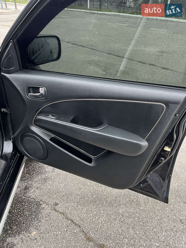 Позашляховик / Кросовер Mitsubishi Outlander 2005 в Харкові фото 12 Позашляховик / Кросовер Mitsubishi Outlander 2005 в Харкові