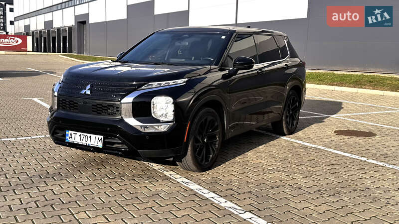 Позашляховик / Кросовер Mitsubishi Outlander 2021 в Івано-Франківську