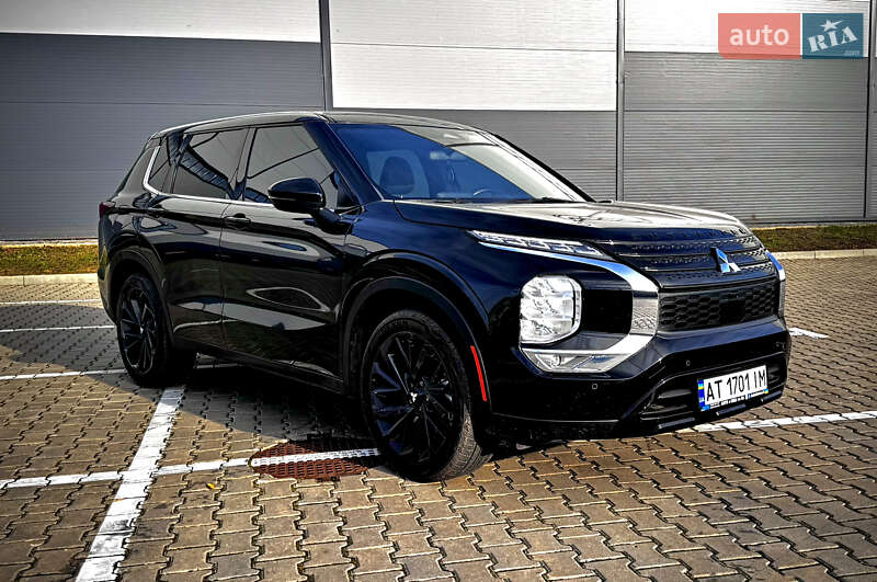 Позашляховик / Кросовер Mitsubishi Outlander 2021 в Івано-Франківську