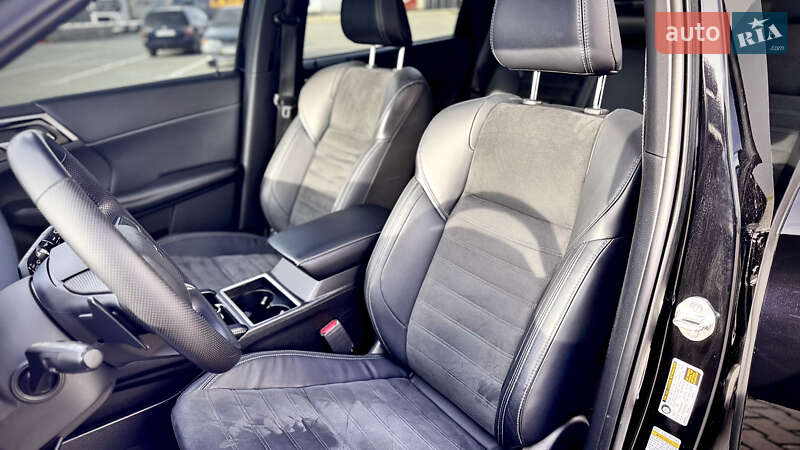 Позашляховик / Кросовер Mitsubishi Outlander 2021 в Івано-Франківську