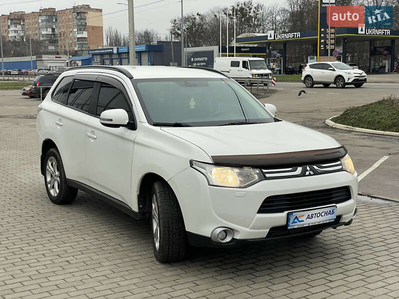 Позашляховик / Кросовер Mitsubishi Outlander 2012 в Полтаві