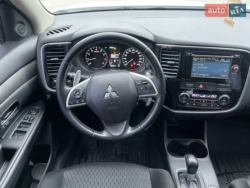 Позашляховик / Кросовер Mitsubishi Outlander 2012 в Полтаві