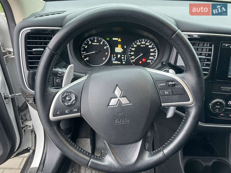 Позашляховик / Кросовер Mitsubishi Outlander 2012 в Полтаві