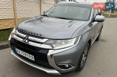Внедорожник / Кроссовер Mitsubishi Outlander 2016 в Харькове
