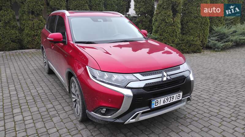 Позашляховик / Кросовер Mitsubishi Outlander 2019 в Харкові