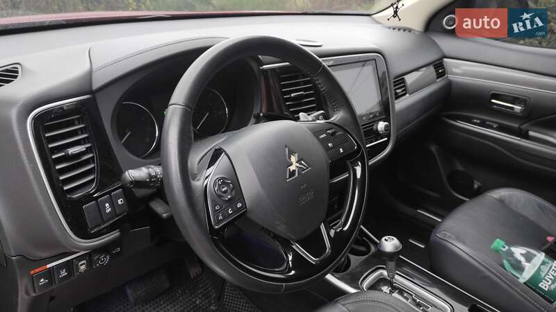 Позашляховик / Кросовер Mitsubishi Outlander 2019 в Харкові