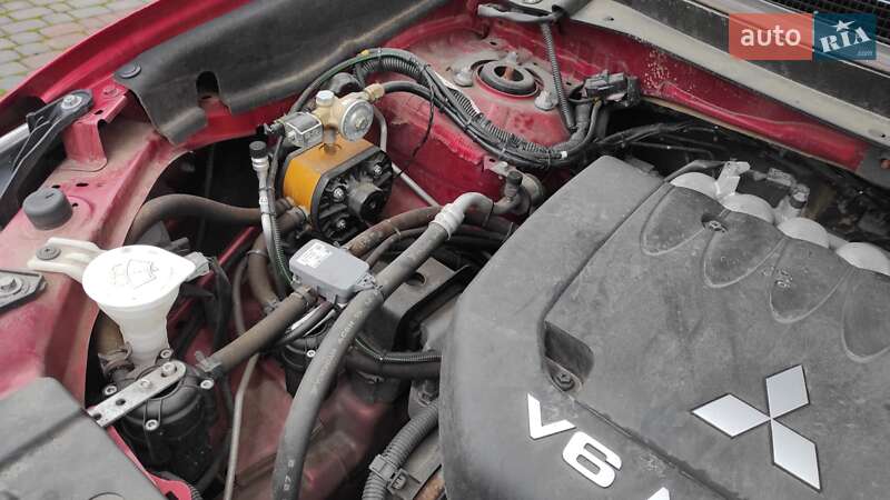 Позашляховик / Кросовер Mitsubishi Outlander 2019 в Харкові