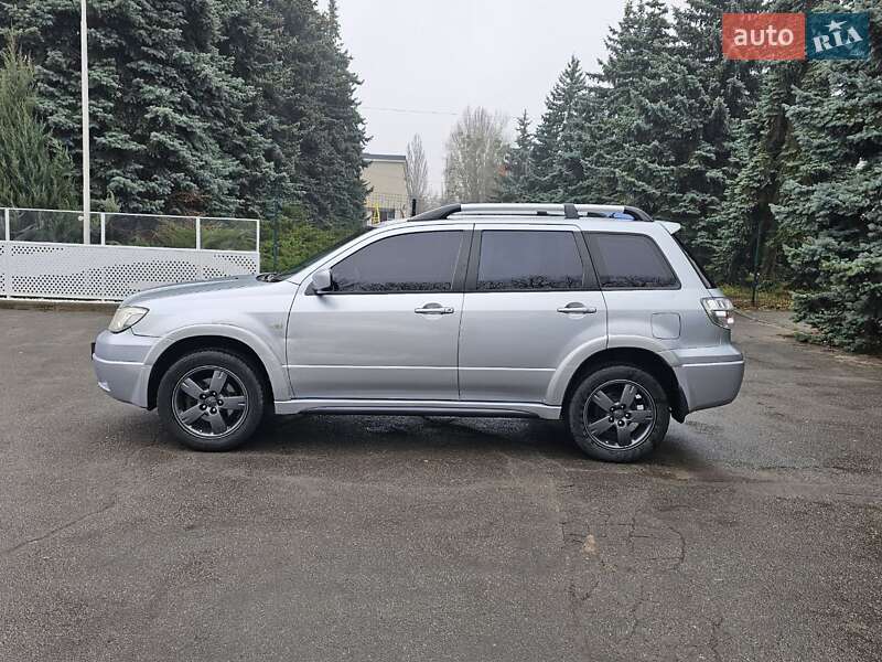 Позашляховик / Кросовер Mitsubishi Outlander 2008 в Києві