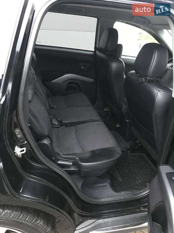 Позашляховик / Кросовер Mitsubishi Outlander 2011 в Києві