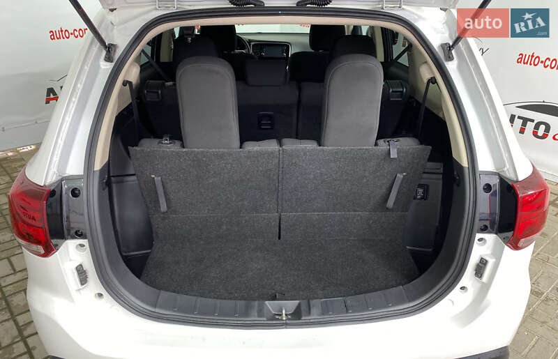 Позашляховик / Кросовер Mitsubishi Outlander 2020 в Львові