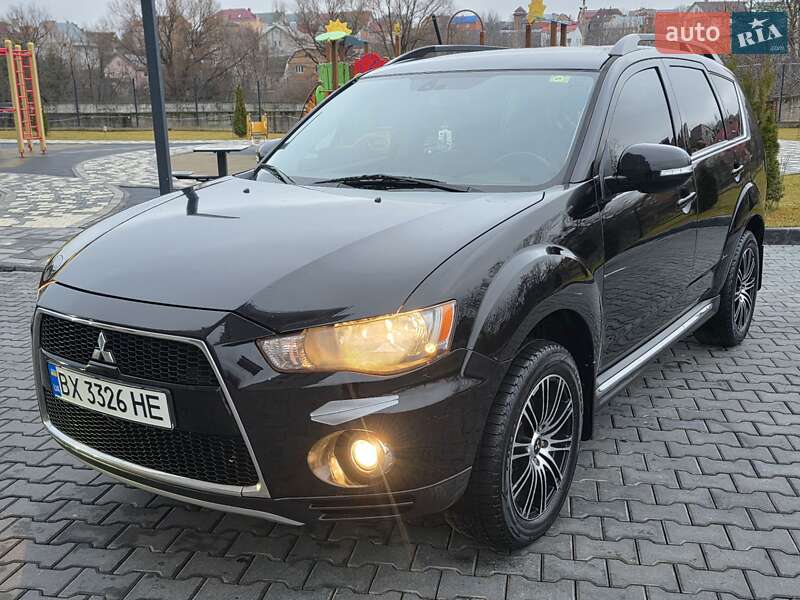 Внедорожник / Кроссовер Mitsubishi Outlander 2012 в Хмельницком