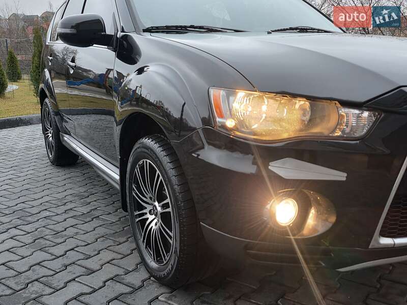 Внедорожник / Кроссовер Mitsubishi Outlander 2012 в Хмельницком