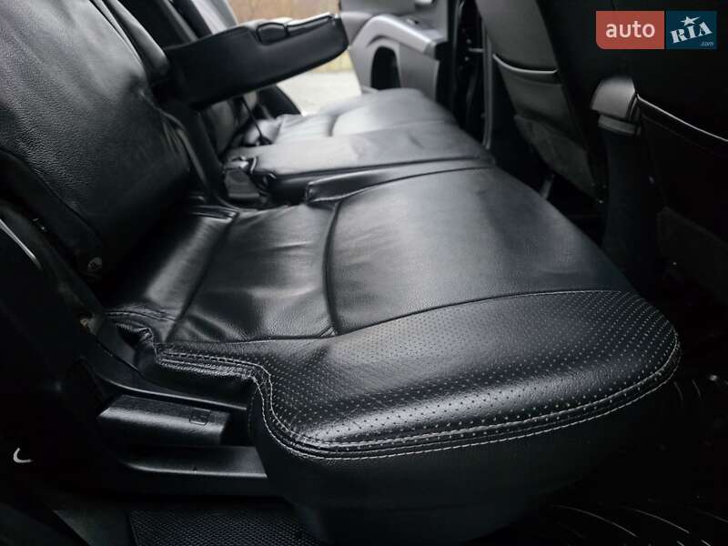 Внедорожник / Кроссовер Mitsubishi Outlander 2012 в Хмельницком