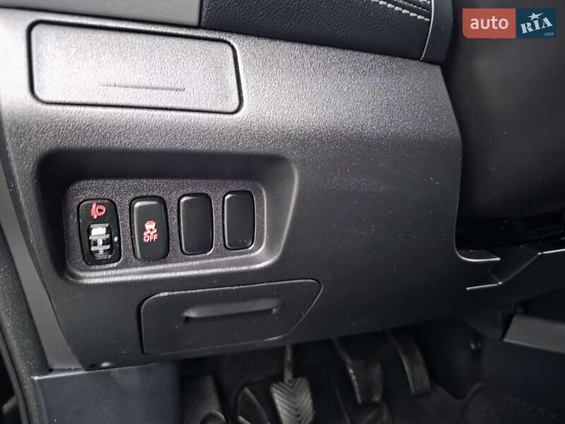 Внедорожник / Кроссовер Mitsubishi Outlander 2012 в Хмельницком