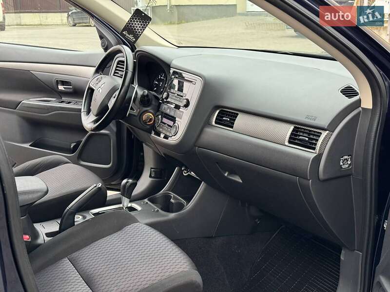 Позашляховик / Кросовер Mitsubishi Outlander 2012 в Луцьку