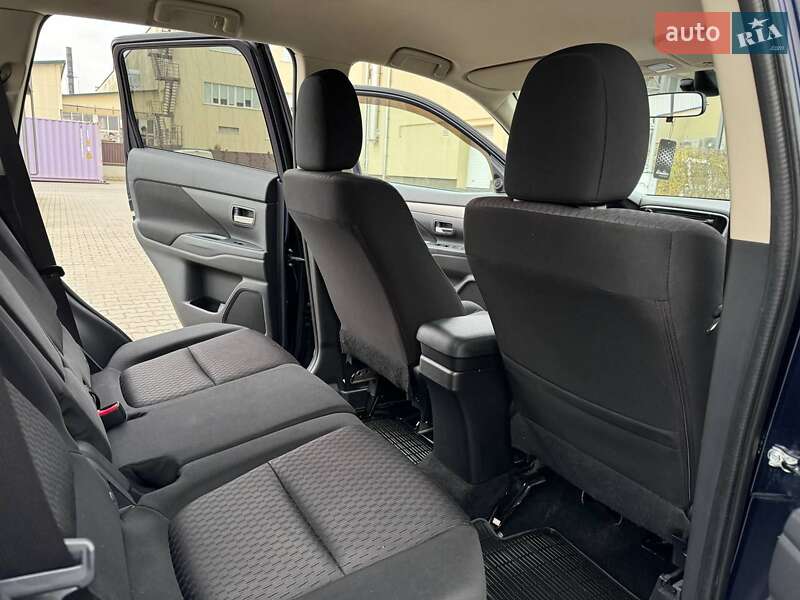 Позашляховик / Кросовер Mitsubishi Outlander 2012 в Луцьку