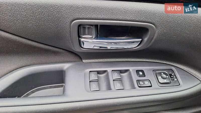 Позашляховик / Кросовер Mitsubishi Outlander 2021 в Києві фото 7 Позашляховик / Кросовер Mitsubishi Outlander 2021 в Києві